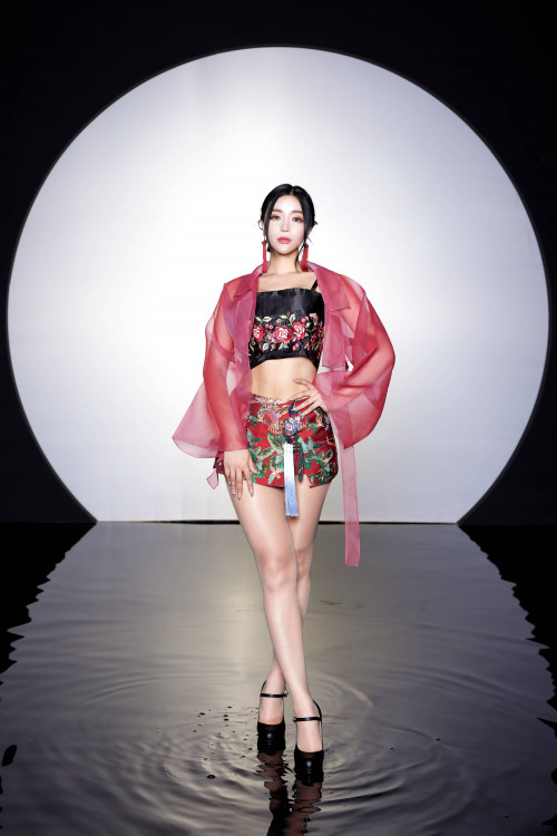 레이샤 화보 멋지네요