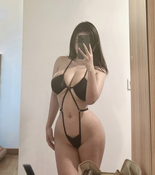 터질꺼 같은 인스타녀