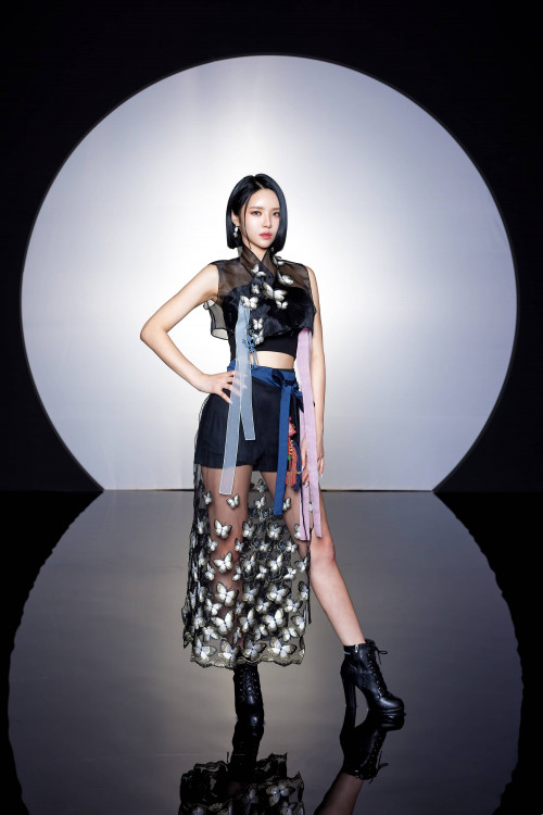 레이샤 화보 멋지네요