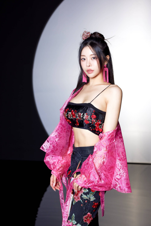 레이샤 화보 멋지네요