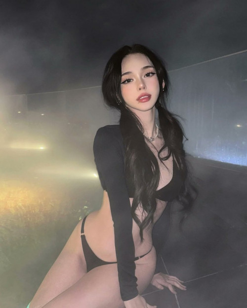 다리 잘 벌렸네